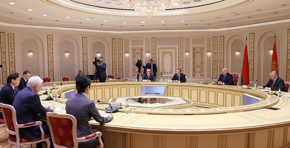 Александр Лукашенко отметил активизацию контактов с Калмыкией, но настоящий прорыв еще впереди